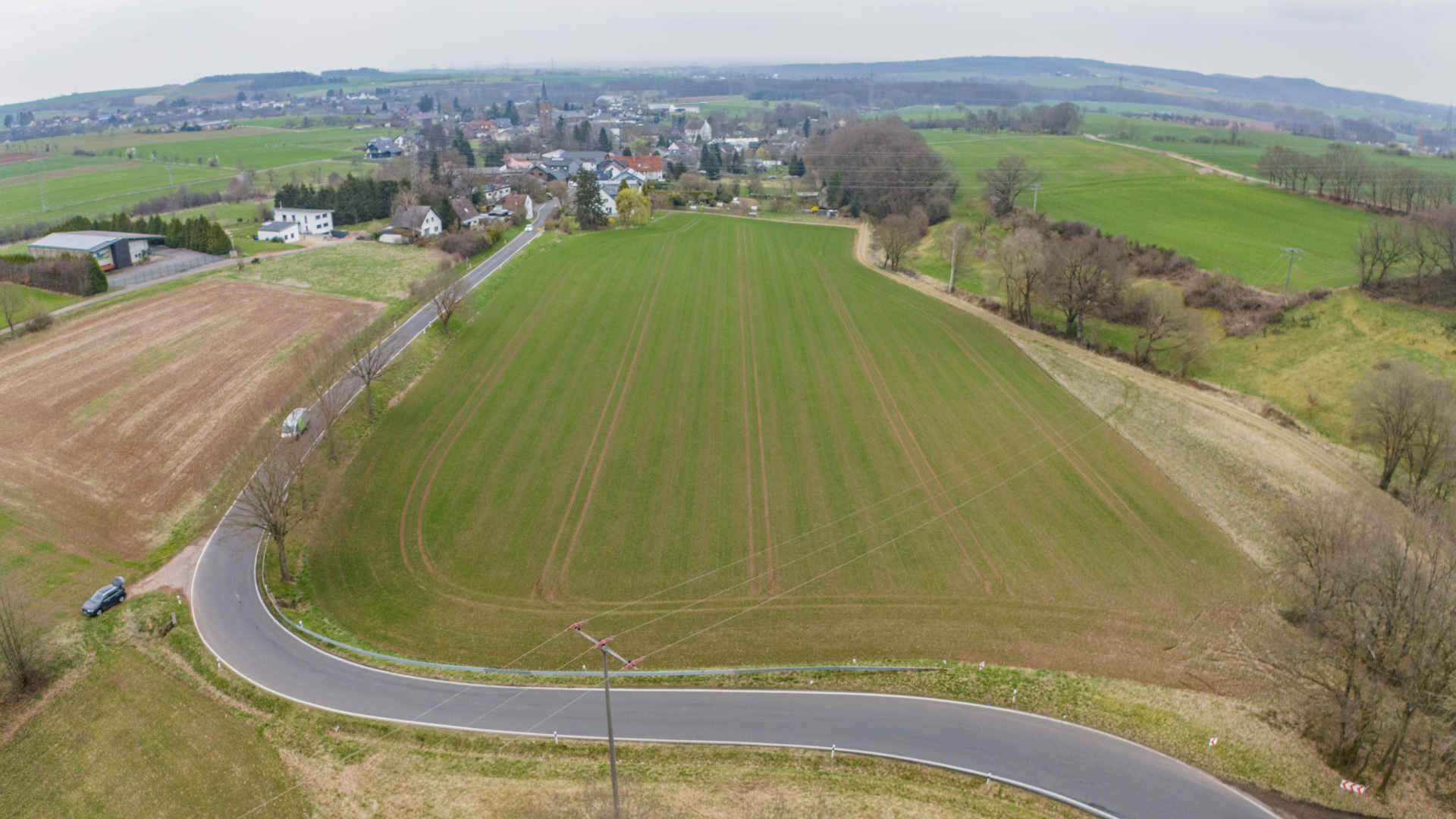 Entlang des Rotbachs könnte hier, oberhalb von Bleibuir, ein sehr großes Rückhaltebecken entstehen. Bei einer Dammkrone von zehn Metern könnten hier 30.000 Kubikmeter zurückgehalten werden.